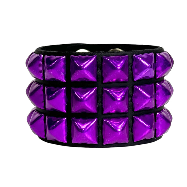 BC127METALLIC COLOR  3 ROW 1/2" PYRAMID STUD SNAP BRACELET
