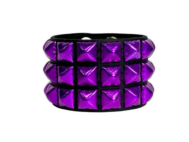 BC127METALLIC COLOR  3 ROW 1/2" PYRAMID STUD SNAP BRACELET