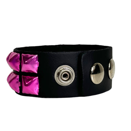 BC112 METALLIC COLOR  3 ROW 1/2" PYRAMID STUD SNAP BRACELET