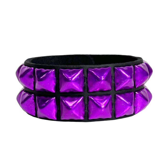 BC112 METALLIC COLOR  3 ROW 1/2" PYRAMID STUD SNAP BRACELET