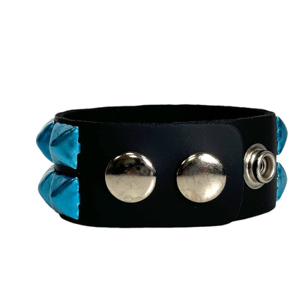 BC112 METALLIC COLOR  3 ROW 1/2" PYRAMID STUD SNAP BRACELET