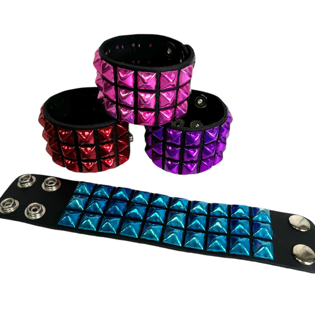 BC127METALLIC COLOR  3 ROW 1/2" PYRAMID STUD SNAP BRACELET