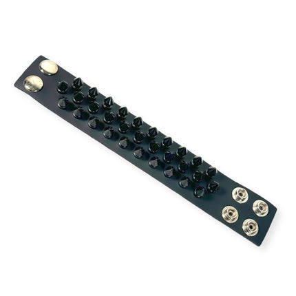 BC213  THREE ROW 31 PCS  1/2" SPIKE BRACELET SNAP BRACELET