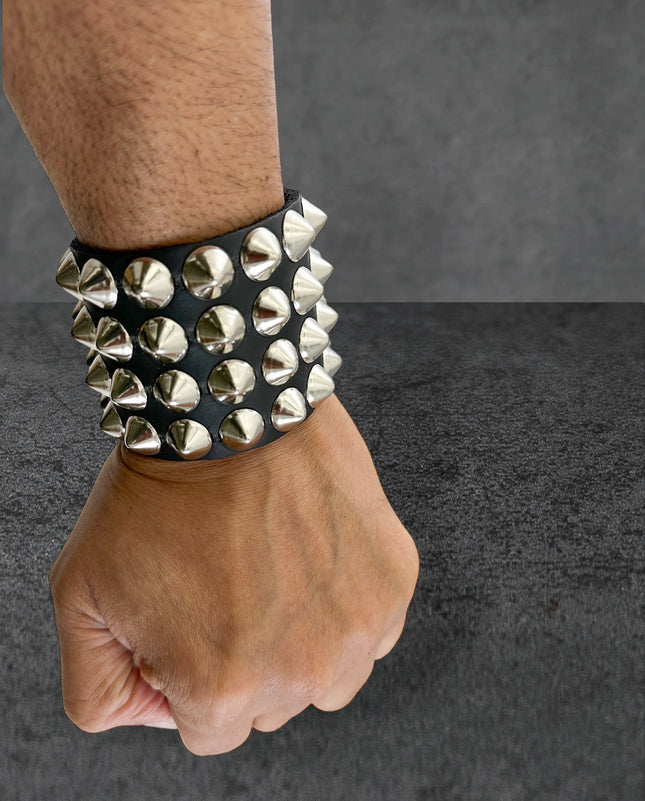 BC122CON  FOUR  ROW 1/2" CONICAL STUD SHORT GAUNTLET BRACELET LEATHER