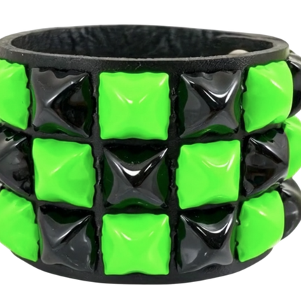 FB306 THREE PYRAMID STUD CHECKERED STUDDED SNAP CUFF